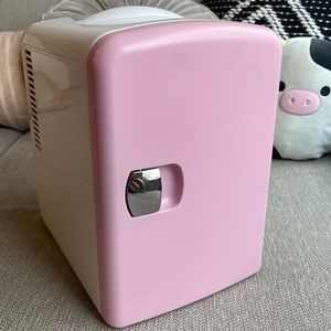 Personal chiller mini fridge small space cooler pink